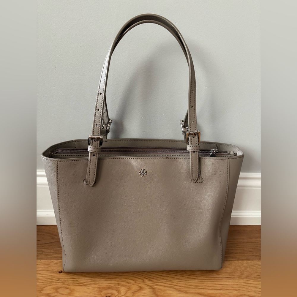 Elegant Taupe Leather Tory Burch Tote Bag